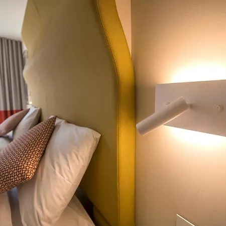 Seaview - Adults Only 16 ホテル 4*