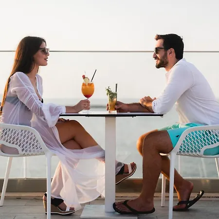 מלון Seaview - Adults Only 16