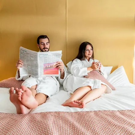 Seaview - Adults Only 16 מלון 4*