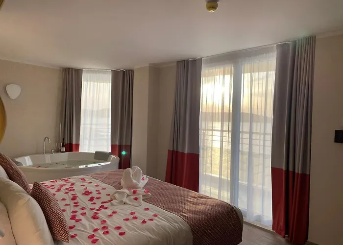 Seaview - Adults Only 16 Hotel